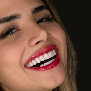 لبخند زیبای شما